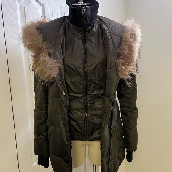 RUDSAK Olive Green Fur-Trimmed Women’s Parka Jacket - Picture 7 of 13